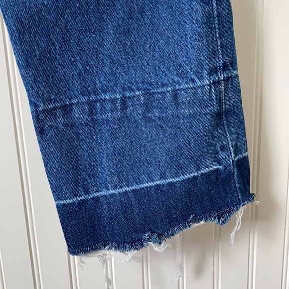 SOLD - LIKE NEW Levi’s 501 Distressed Raw Hem Crop Jeans - Picture 11 of 13